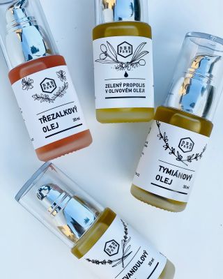 ✨ 🐝Síla přírody v kapkách oleje 🐝✨ Znáte naší partu olejů, co pohladí nejen vaši kůži a duši? Všechno jim moc sluší, jaro,...